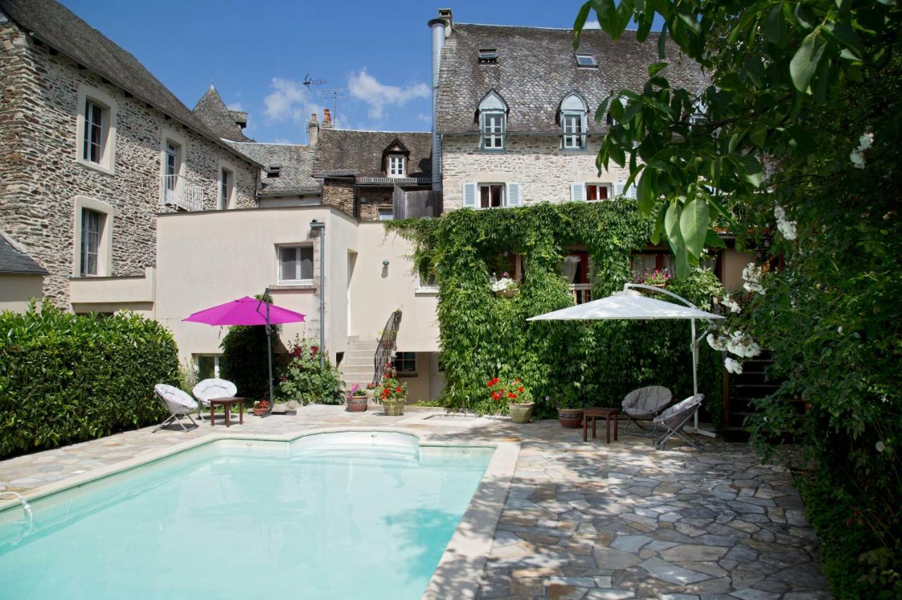 Auberge Saint Fleuret Estaing  Exteriér fotografie